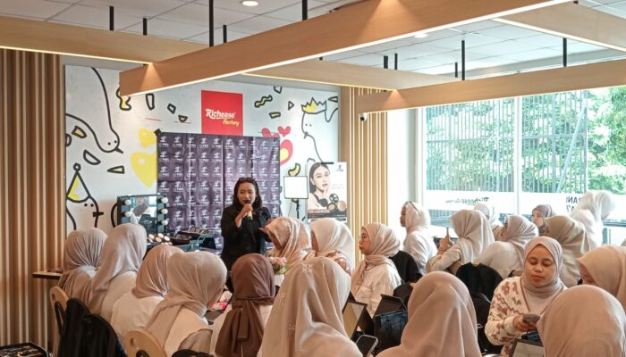Beauty Class Fanny Alfianty, Puluhan Peserta  Pelajari Makeup Sehari-hari 