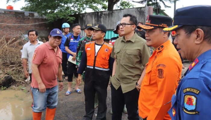 Ribuan Warga Cirebon Terdampak Banjir, Pemkab Langsung Lakukan Penanganan