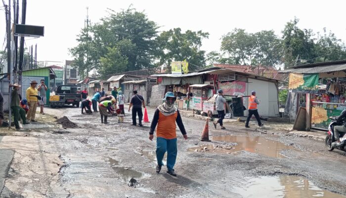 DPUTR Lakukan Perbaikan Jalan Sutomo, Bina Marga: Terkendala Drainase 