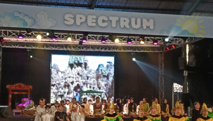 SPECTRUM 2025 SMPN 1 Tampilkan Kesenian Cirebon yang Hampir Punah