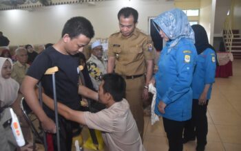 Pemkab Cirebon Salurkan Bantuan bagi Penyandang Disabilitas