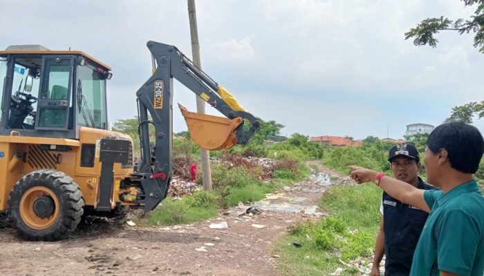 Clean Up di Pesisir Kesenden, Respon Aduan Warga Setempat