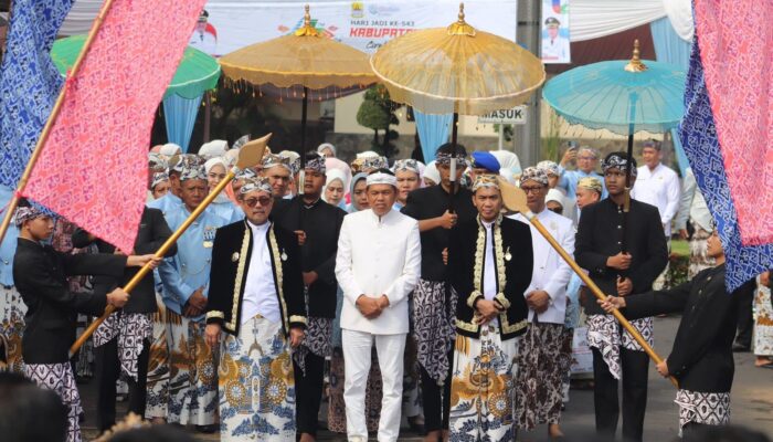 Bupati Cirebon dan Gubernur Jabar Kompak Benahi Jalan Rusak, Target Rampung Tahun 2027