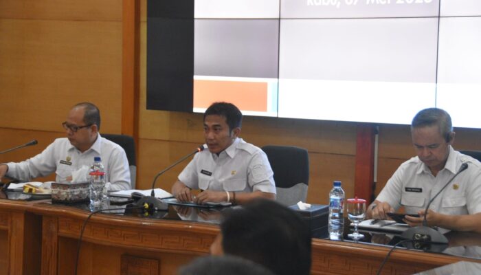 Bahas Masalah Sampah dan Administrasi Desa, Wabup Kumpulkan Camat se Kabupaten