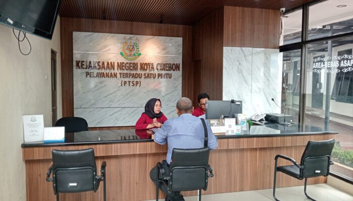 Orang Tua Siswa Lapor Kejari Kota Cirebon Soal Dugaan Pemotongan Dana PIP di SMP