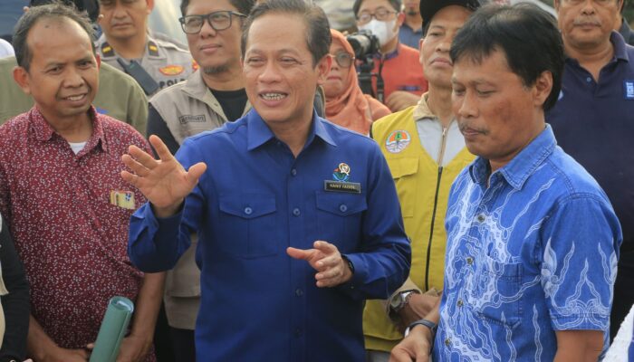 Menteri LH Tinjau TPA Kopiluhur, Harap Ada Penanganan Sampah di Hulu
