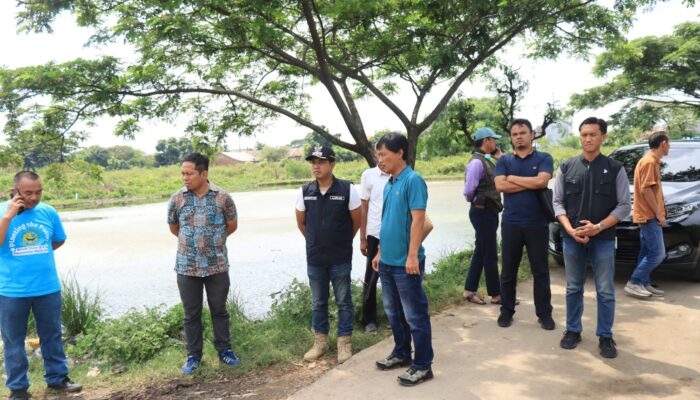 Wali Kota Cirebon Tinjau Langsung Aksi Pembersihan Sampah di Pesisir Kesenden