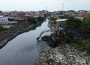 Wali Kota Tinjau Pengerukan Sungai Cipadu, Apresiasi Respons Cepat BBWS
