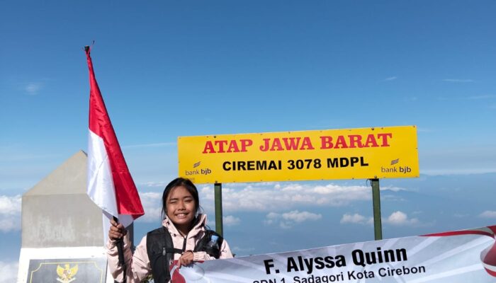 Alyssa, Putri Keluarga Besar Kodim 0614/Kota Cirebon “Taklukkan” Gunung Ciremai, Kibarkan Merah Putih
