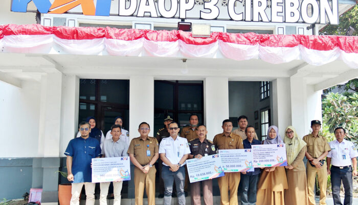 KAI Daop 3 Cirebon Salurkan Bantuan TJSL Senilai Rp 469 Juta