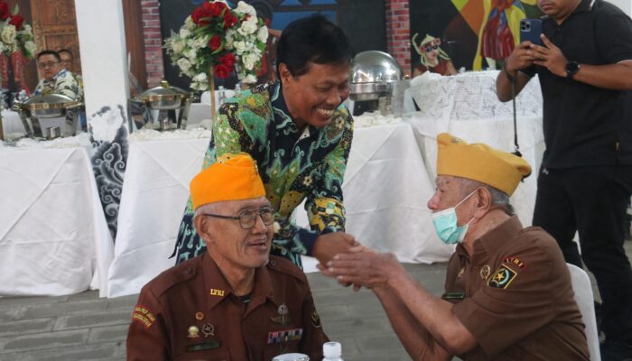 Ramah Tamah Bersama Perintis Kemerdekaan, Wali Kota Cirebon Beri Penghormatan
