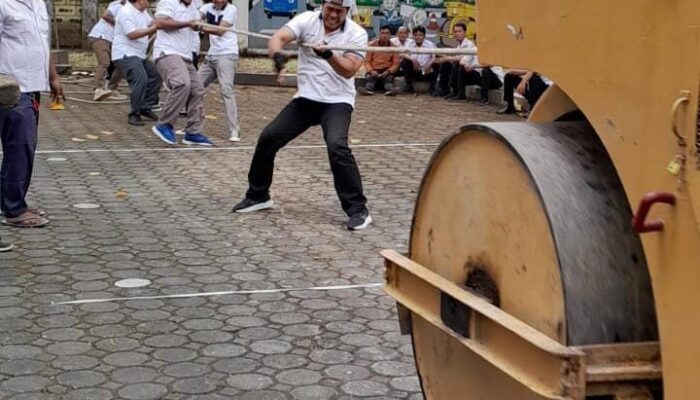 Lomba Tarik Stum, Cara DPUTR Kota Cirebon Meriahkan HUT ke-80 RI