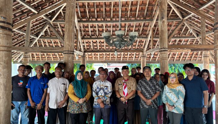 Gerabah Sitiwinangun Masuk Era Digital: UGJ Dorong Pemasaran Online untuk Tingkatkan Daya Saing