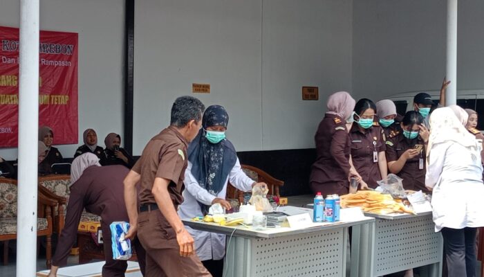 Kejari Kota Cirebon Musnagkan Barang Bukti Uang Palsu dan Obat-obatan Terlarang