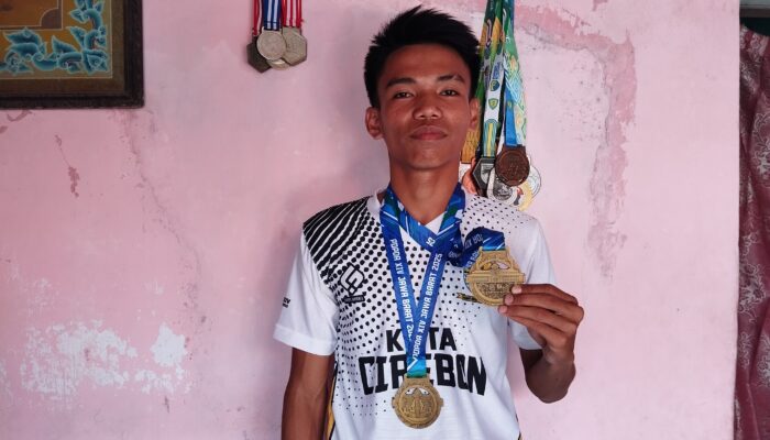 Bangga, Atlet Atletik Kota Cirebon Sabet Dua Medali Emas di Ajang POPDA Jabar 2025