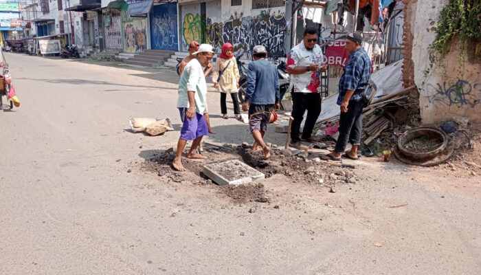 Tiga Penutup Saluran Dicuri, DPUTR Kota Cirebon Gercep Lakukan Perbaikan