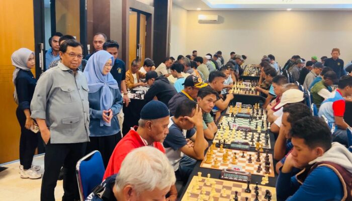 Ratusan Pecatur Non Master Ramaikan Ajang Herman Khaeron Cup 2025 di Cirebon 