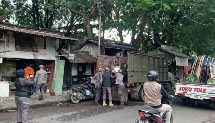 Satpol PP : 70 Persen PKL Sukalila Sudah Lakukan Pembongkaran Mandiri