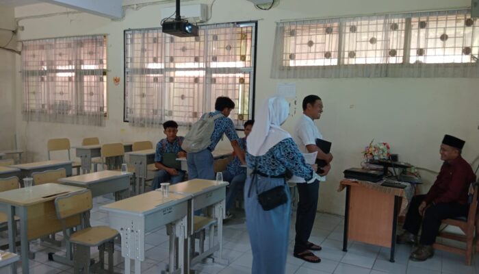 Gerakan Ayah Mengambil Rapor, Ikhtiar Komunikasi Antar Ayah dan Anak Lebih