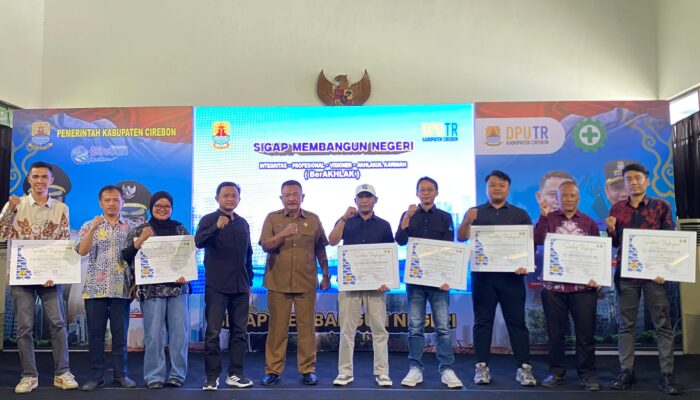 Consultant Award, Pemkab Cirebon Berikan Penghargaan kepada Para Konsultan