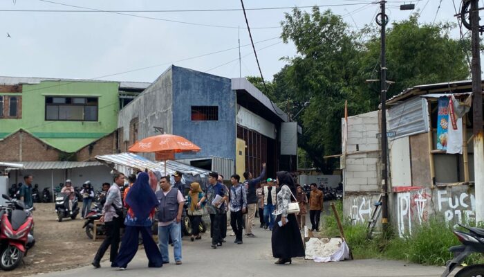 Sidak Perbatasan, Komisi I DPRD Kota Cirebon Temukan Bangli di Atas Aliran Sungai 