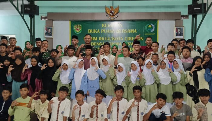 Bukber dan Beri Bantuan Pendidikan, Ramadan Penuh Makna Kodim 0614 Kota Cirebon 