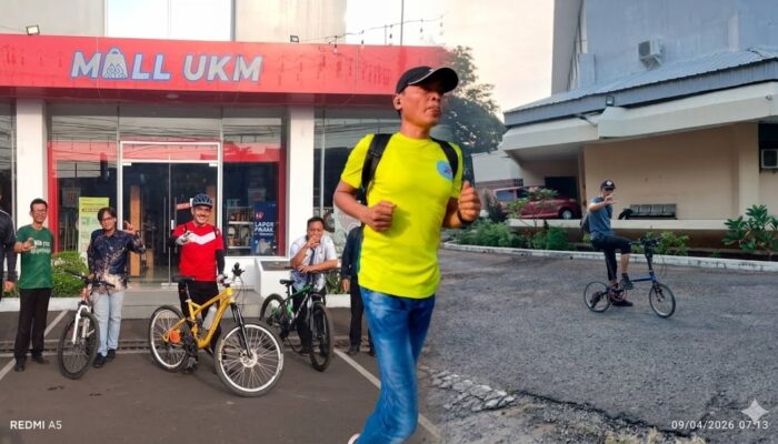 Lari Hingga Bersepada ke Kantor, ASN dan Anggota DPRD Kota Cirebon Jalankan SE Walikota