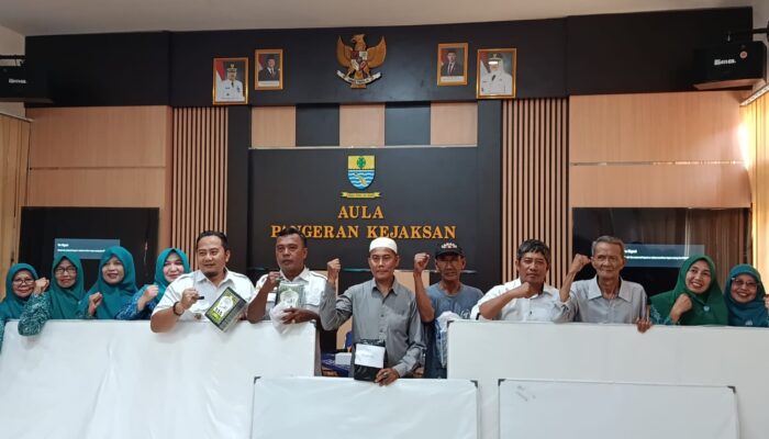Gebyar Atiq Menggema, TP PKK Kejaksan Perkuat Pengajian Kampung dengan Fasilitas Baru
