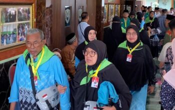 Kloter 23 Kota Cirebon Berangkat, Seluruh Jemaah Dipastikan Sehat dan Siap Haji