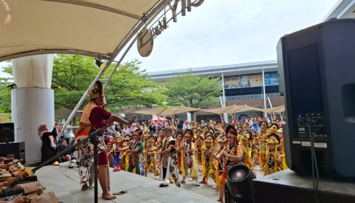 500 Penari Ciayumajakuning Guncang Grage City Mall Cirebon di Hari Tari Dunia