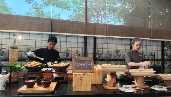 Rasa di Ujung Senja BATIQA Hotel Cirebon, Tempat Santai Sore dengan Kuliner Nusantara