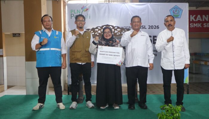 Sambut Hari Lahir Pancasila, PLN dan SMK Sehati Karawang Perkuat Link and Match Lewat Pelatihan Konversi Motor Listrik