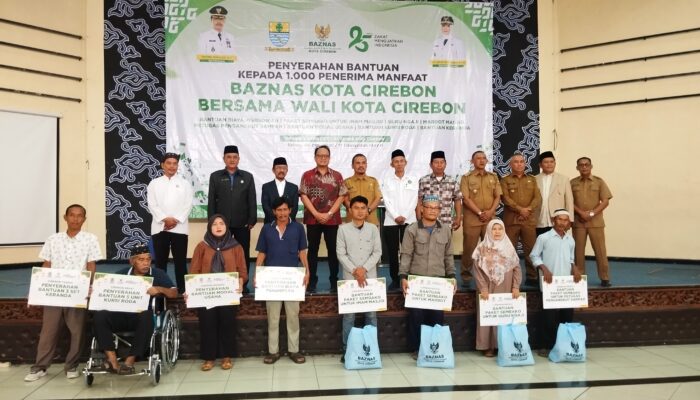 Baznas Kota Cirebon Salurkan Bantuan untuk Guru Ngaji, Marbot Hingga Biaya Pendidikan