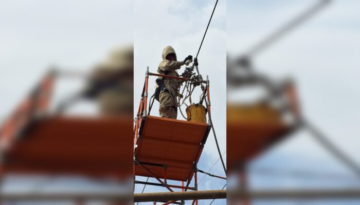 PLN UPT Karawang Perkuat Keandalan Sistem Kelistrikan Jelang libur Iduladha melalui Perbaikan Hotspot di GI Rengasdengklok
