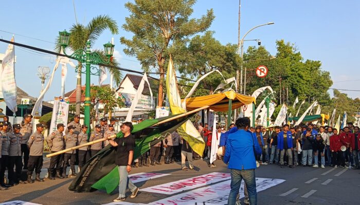 Unras Mahasiswa Cirebon :  BBM, Ekonomi, hingga MBG Jadi Sorotan