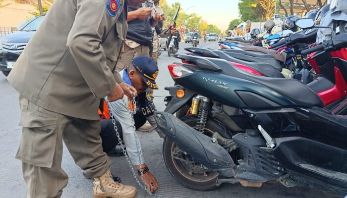 Satpol PP Kota Cirebon Tindak 17 Kendaraan Parkir Liar, Denda Masuk Kas Daerah