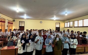 Poltekkes Kemenkes Tasikmalaya Kenalkan Depressly, Aplikasi Deteksi Dini Depresi untuk Siswa SMAN 4 Cirebon