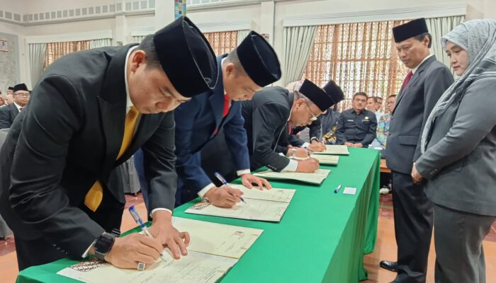 Wali Kota Cirebon Lantik Jajaran Dewas dan Direksi Tiga BUMD 