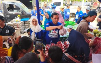 Jelang HUT ke-25, Demokrat Gelar Gerakan Pangan Murah di Kota Cirebon