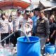 Polres Cirebon Kota Salurkan Air Bersih untuk Warga Terdampak Kemarau di Argasunya