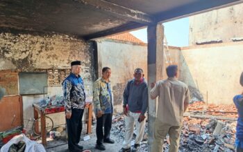 Disdik Kota Cirebon Bantu Dua Siswi SMPN 11 Korban Kebakaran