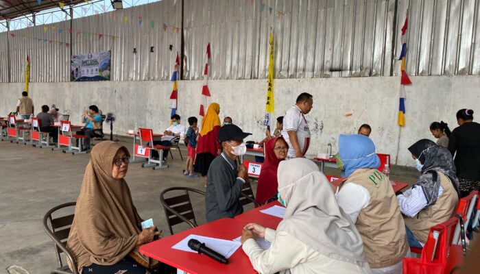 PDUI Cirebon Gelar Bakti Sosial, Warga Kertawinangun Dapat Pemeriksaan Kesehatan Gratis