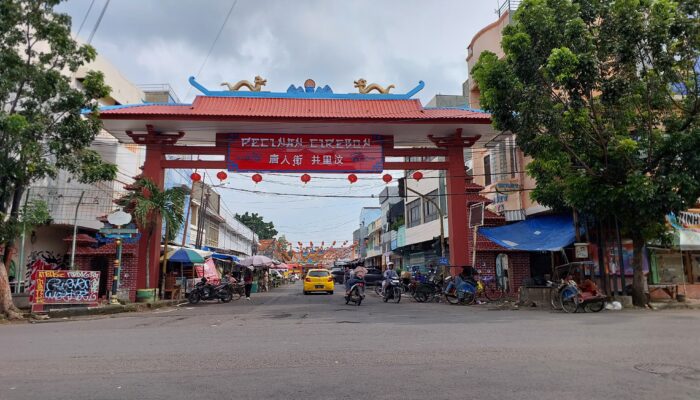 Sambut Kenduri Kue Bulan 2026, Kawasan Pecinan Cirebon Hadirkan Gapura Baru