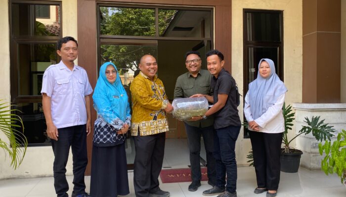 Pemkot Cirebon Dukung Budidaya Ikan Nila, Gravilea Farm Terima 1.000 Benih
