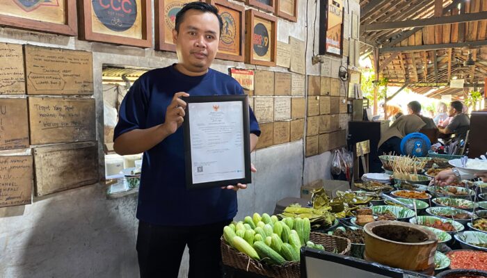 Kabar Baik bagi Pencinta Kuliner Cirebon, WKM Group Kantongi Sertifikat Halal BPJPH