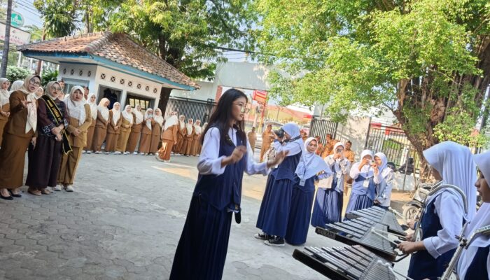 Pernah Juara 1 Tingkat Nasional, Marching Band SMPN 1 Cirebon Siap Tampil di Ajang Internasional 